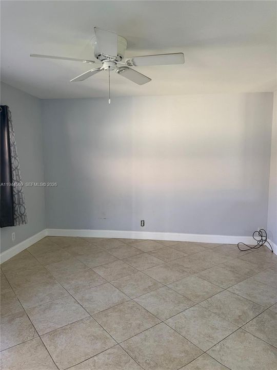 For Sale: $80,000 (1 beds, 1 baths, 720 Square Feet)