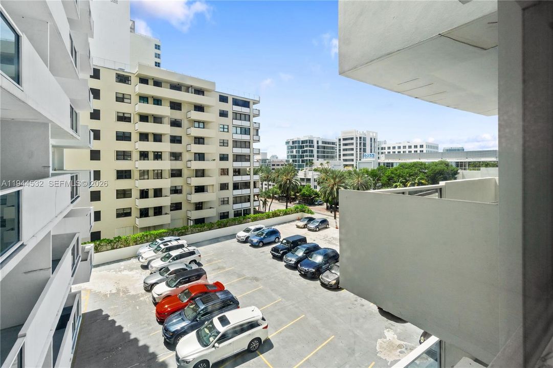 For Sale: $360,000 (0 beds, 1 baths, 550 Square Feet)