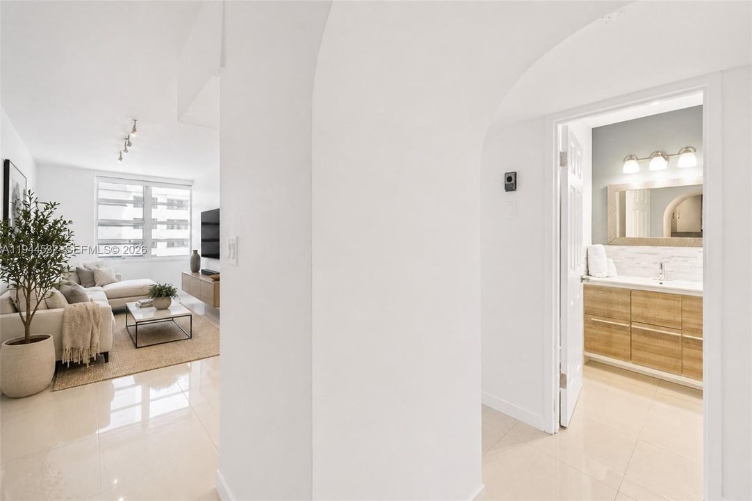 For Sale: $360,000 (0 beds, 1 baths, 550 Square Feet)