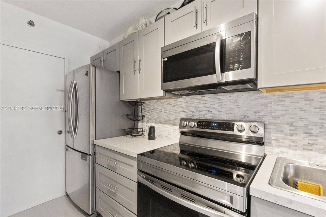 For Sale: $360,000 (0 beds, 1 baths, 550 Square Feet)