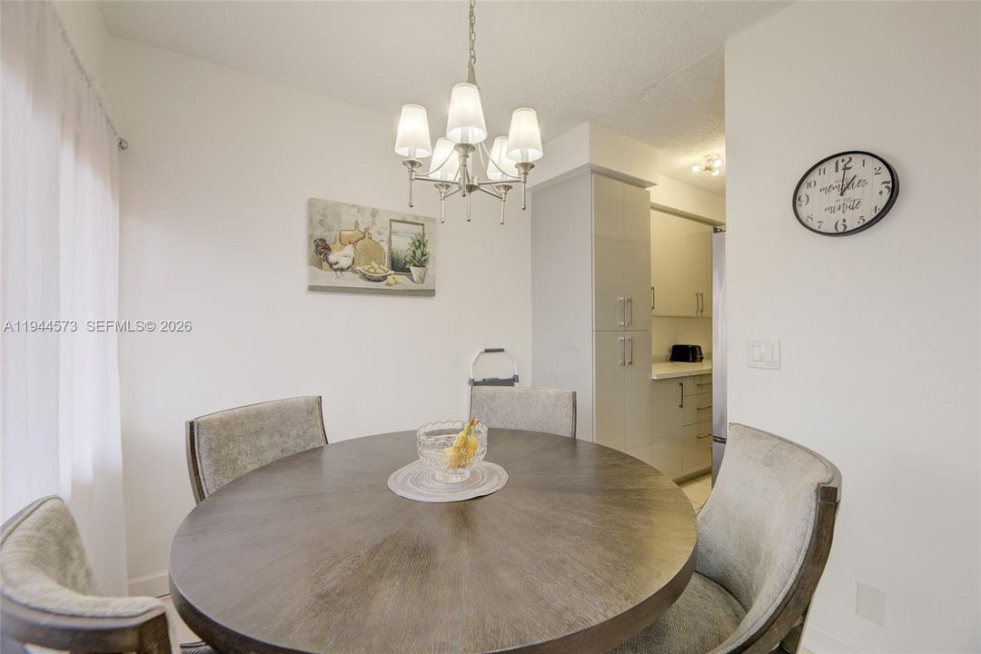 На продажу: $139,900 (2 спален, 1 ванн, 848 Квадратных фут)