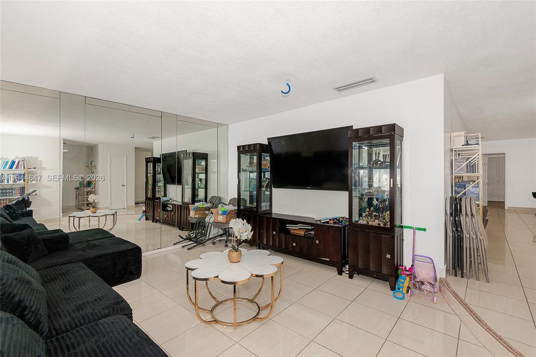 For Sale: $1,599,000 (4 beds, 3 baths, 1917 Square Feet)
