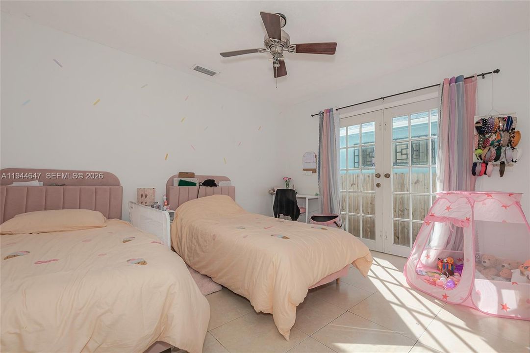 For Sale: $1,599,000 (4 beds, 3 baths, 1917 Square Feet)