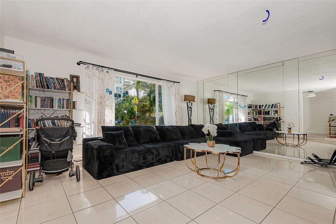 For Sale: $1,599,000 (4 beds, 3 baths, 1917 Square Feet)