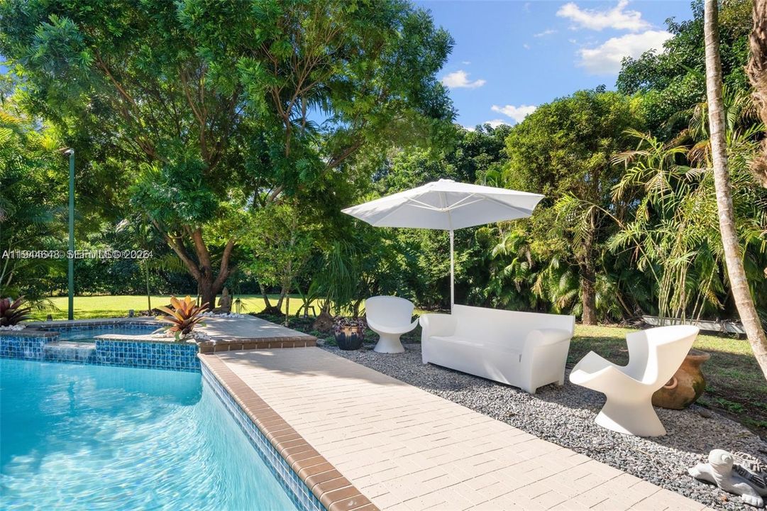 En Venta: $1,560,000 (4 camas, 2 baños, 3059 Pies cuadrados)