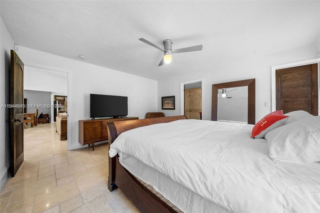 En Venta: $1,560,000 (4 camas, 2 baños, 3059 Pies cuadrados)