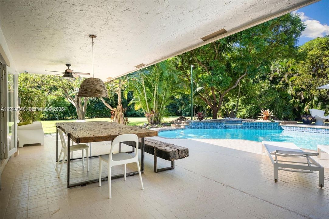 En Venta: $1,560,000 (4 camas, 2 baños, 3059 Pies cuadrados)