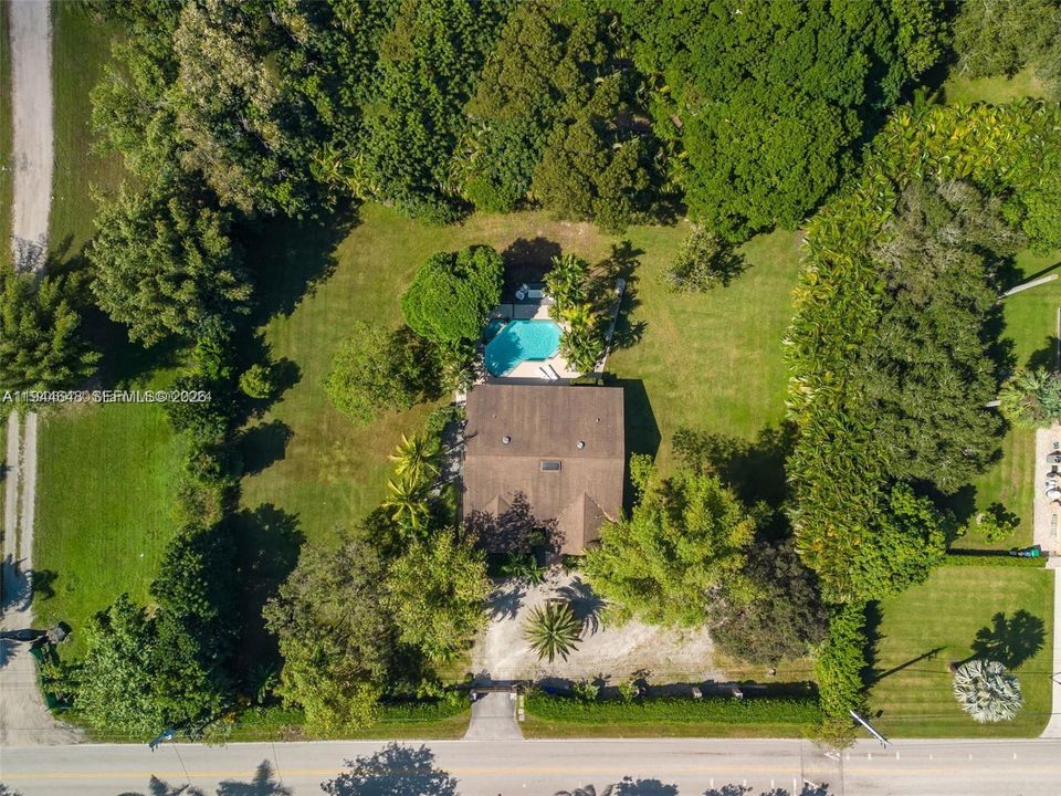En Venta: $1,560,000 (4 camas, 2 baños, 3059 Pies cuadrados)