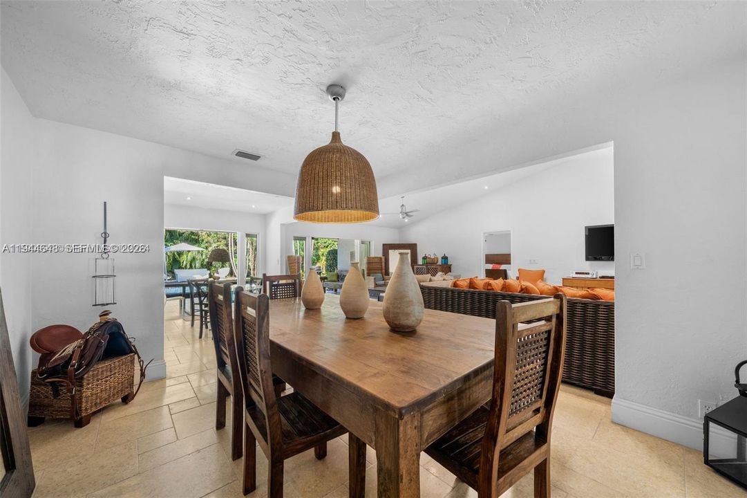 En Venta: $1,560,000 (4 camas, 2 baños, 3059 Pies cuadrados)