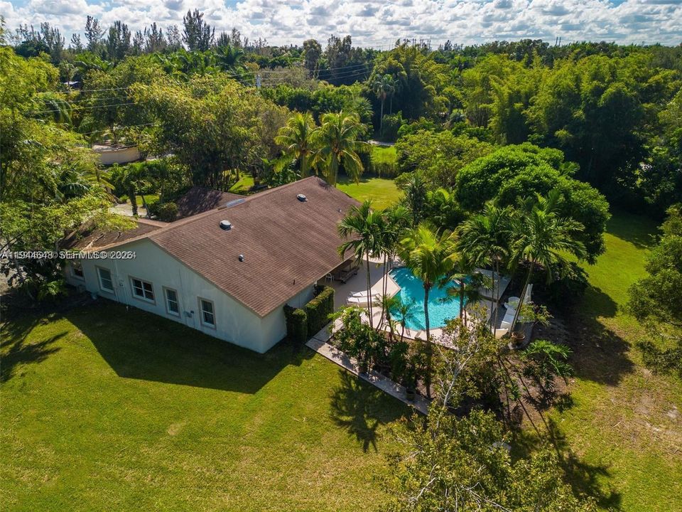 En Venta: $1,560,000 (4 camas, 2 baños, 3059 Pies cuadrados)