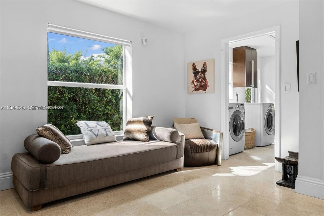 En Venta: $1,560,000 (4 camas, 2 baños, 3059 Pies cuadrados)