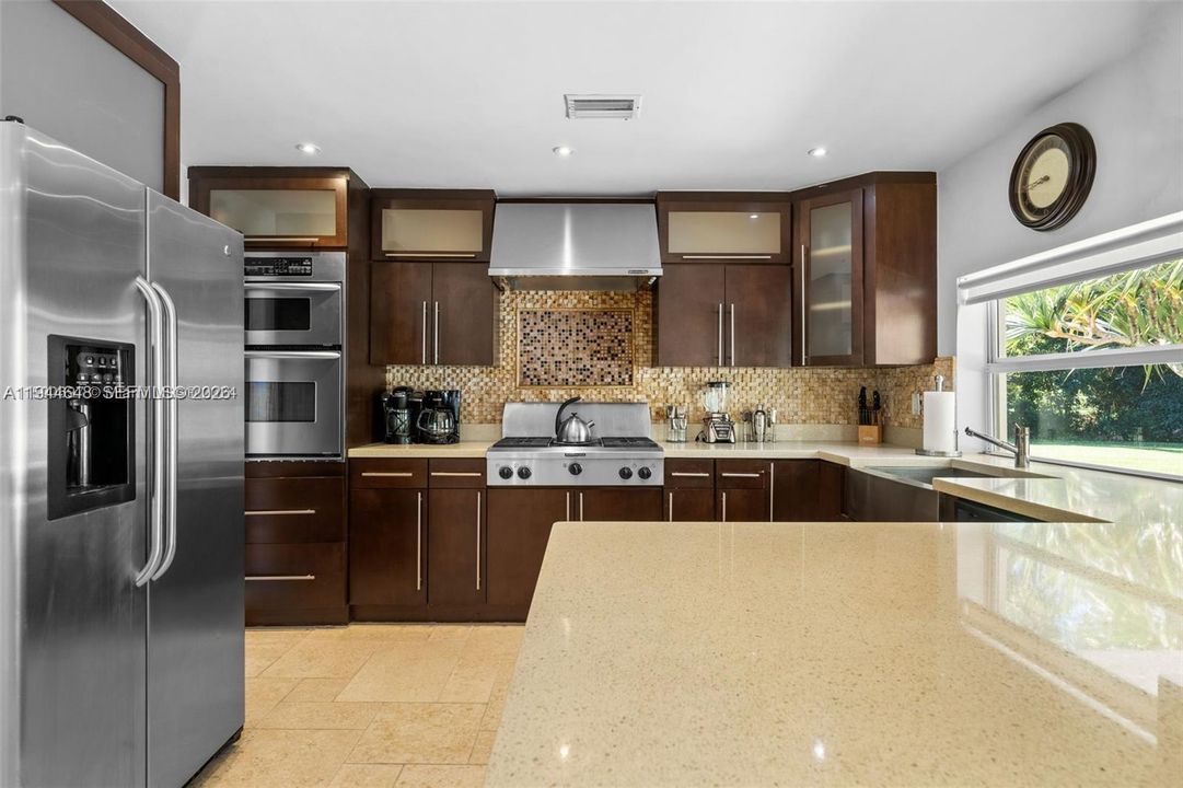 En Venta: $1,560,000 (4 camas, 2 baños, 3059 Pies cuadrados)