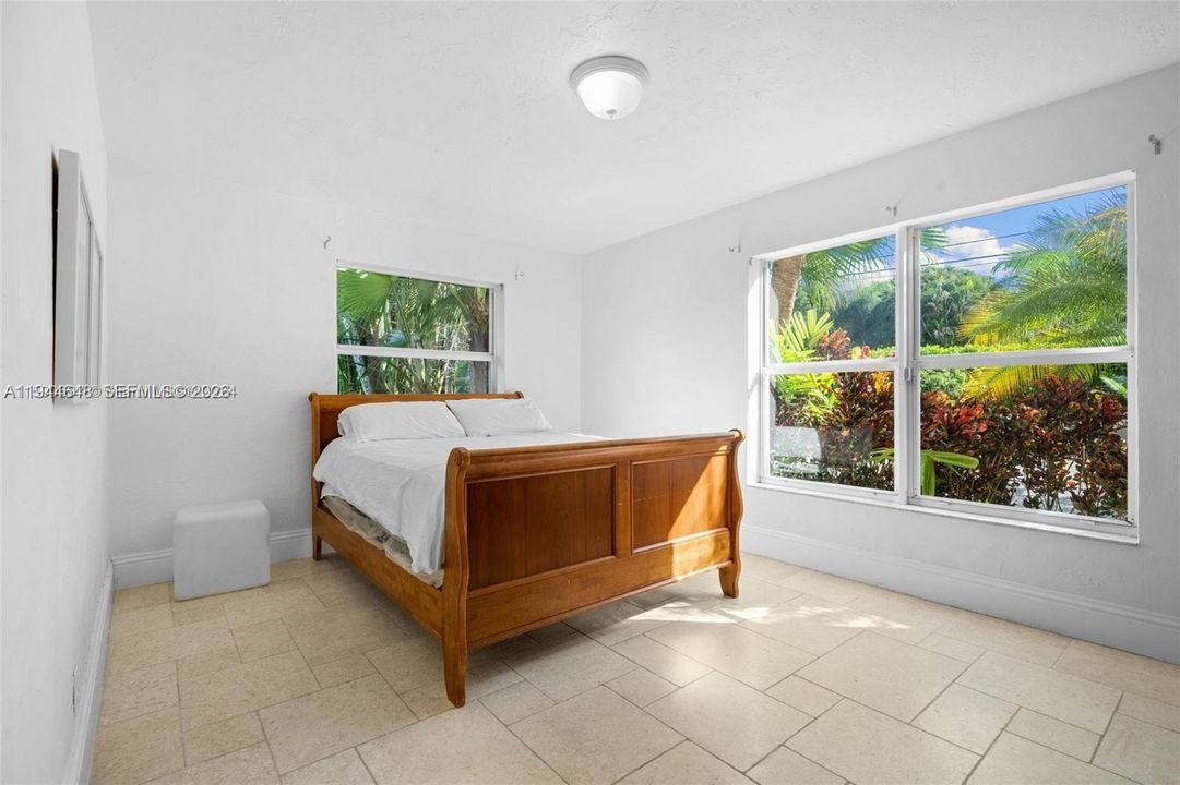 En Venta: $1,560,000 (4 camas, 2 baños, 3059 Pies cuadrados)