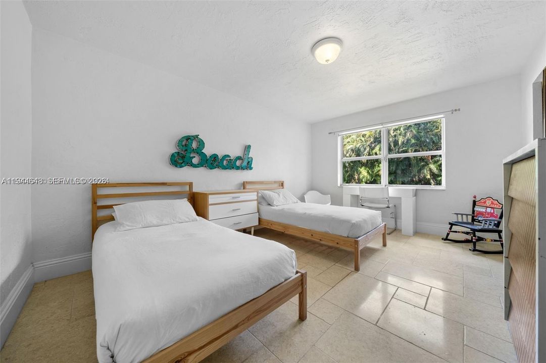En Venta: $1,560,000 (4 camas, 2 baños, 3059 Pies cuadrados)