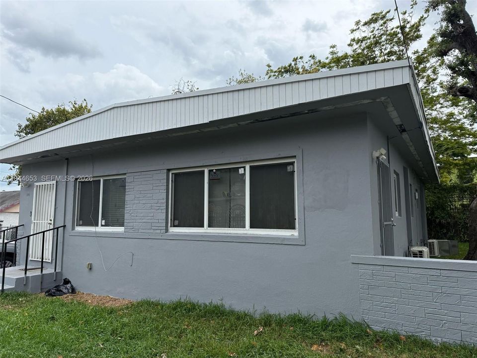 For Sale: $515,000 (0 beds, 0 baths, 1376 Square Feet)