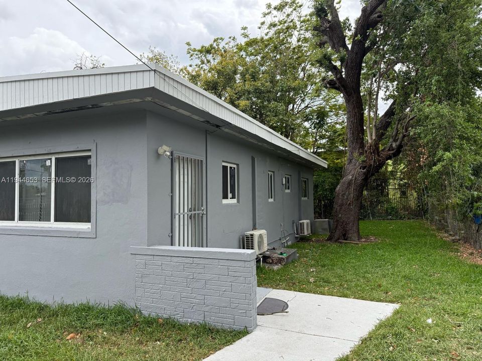 For Sale: $515,000 (0 beds, 0 baths, 1376 Square Feet)