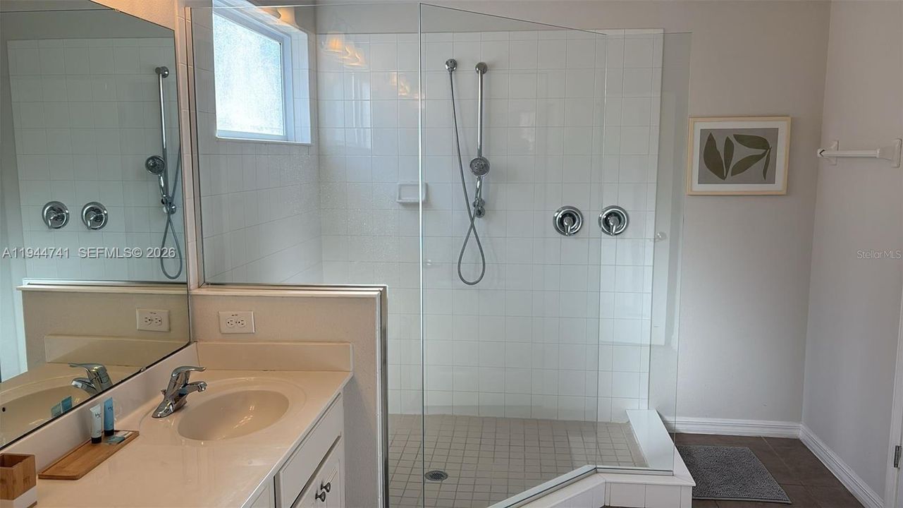 В аренду: $4,800 (8 спален, 6 ванн, 0 Квадратных фут)