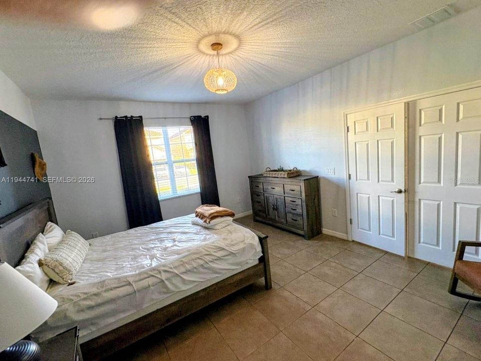 В аренду: $4,800 (8 спален, 6 ванн, 0 Квадратных фут)