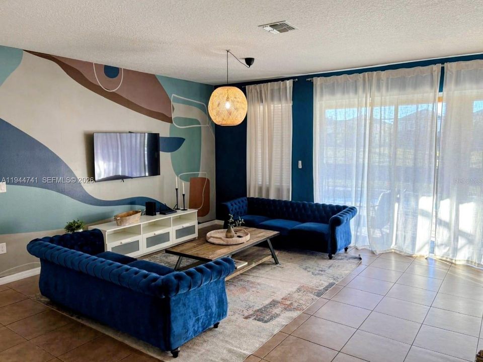 В аренду: $4,800 (8 спален, 6 ванн, 0 Квадратных фут)