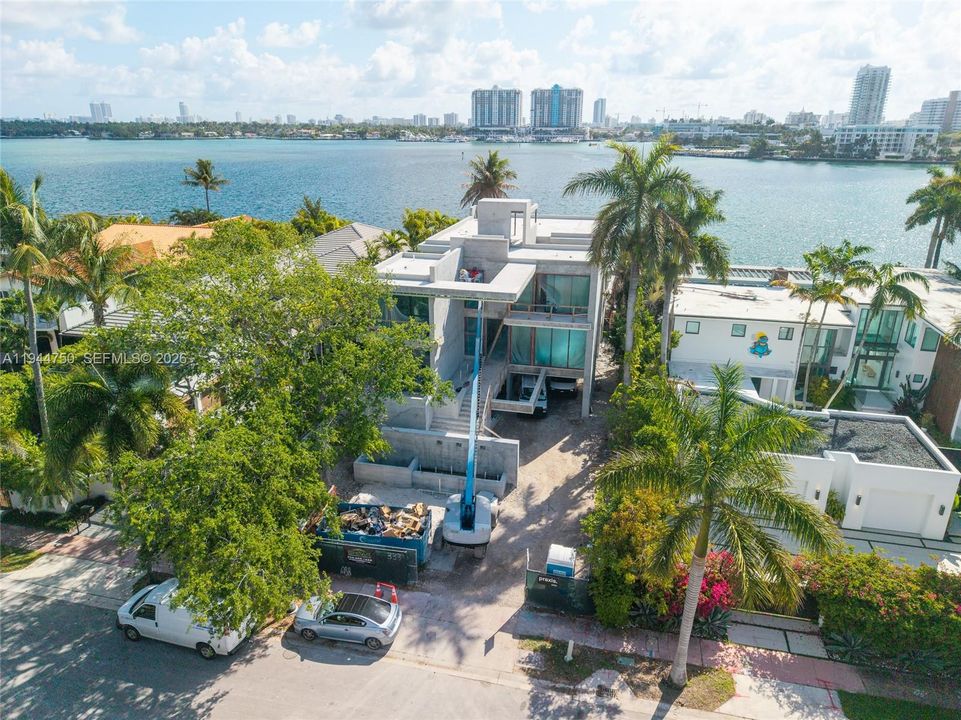For Sale: $30,000,000 (5 beds, 5 baths, 4052 Square Feet)