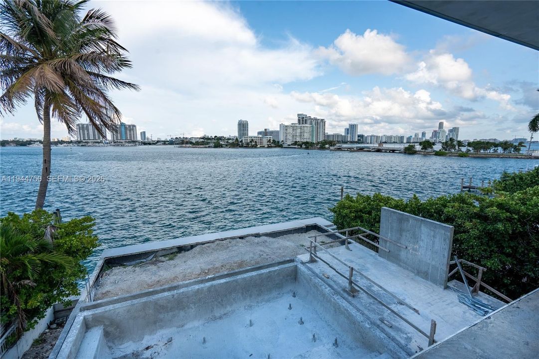 For Sale: $30,000,000 (5 beds, 5 baths, 4052 Square Feet)