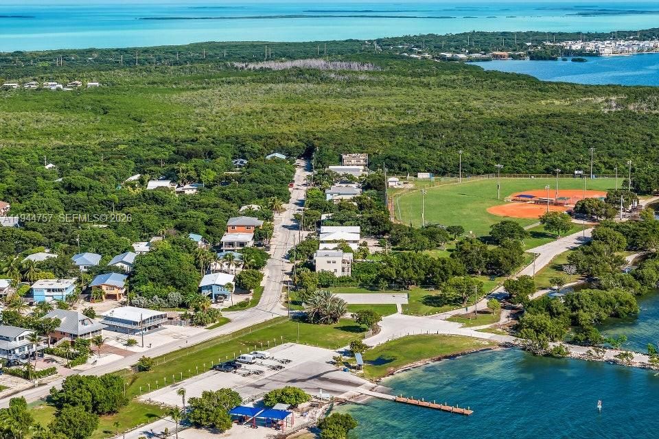 En Venta: $250,000 (0.13 acres)