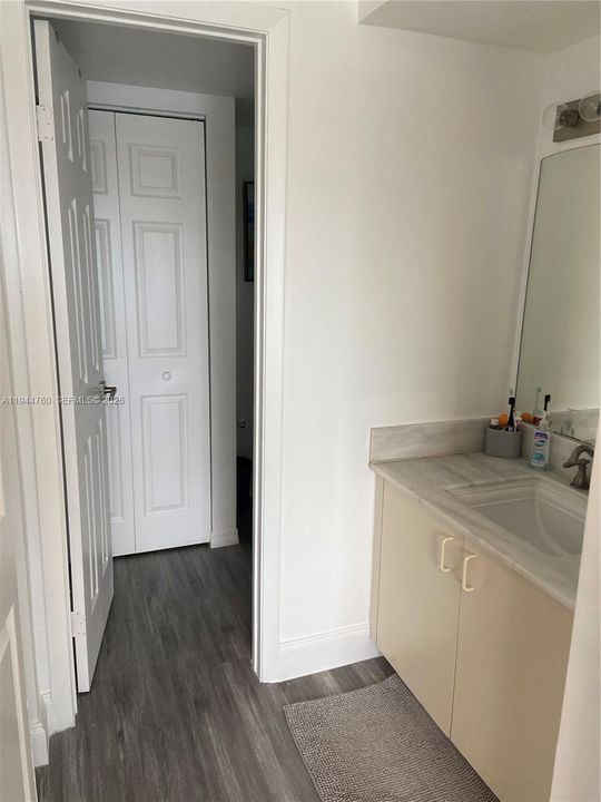 На продажу: $296,000 (2 спален, 2 ванн, 1113 Квадратных фут)