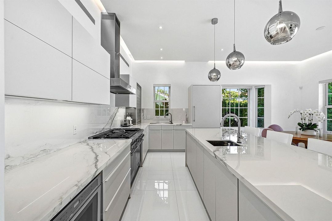 022-157PeruvianAvenue-PalmBeach-FL-33480