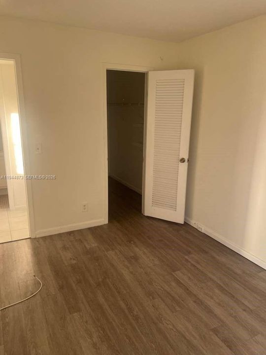 For Sale: $129,000 (2 beds, 1 baths, 840 Square Feet)