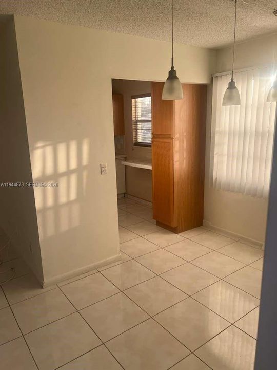 For Sale: $129,000 (2 beds, 1 baths, 840 Square Feet)