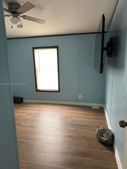 For Sale: $249,000 (3 beds, 2 baths, 1012 Square Feet)