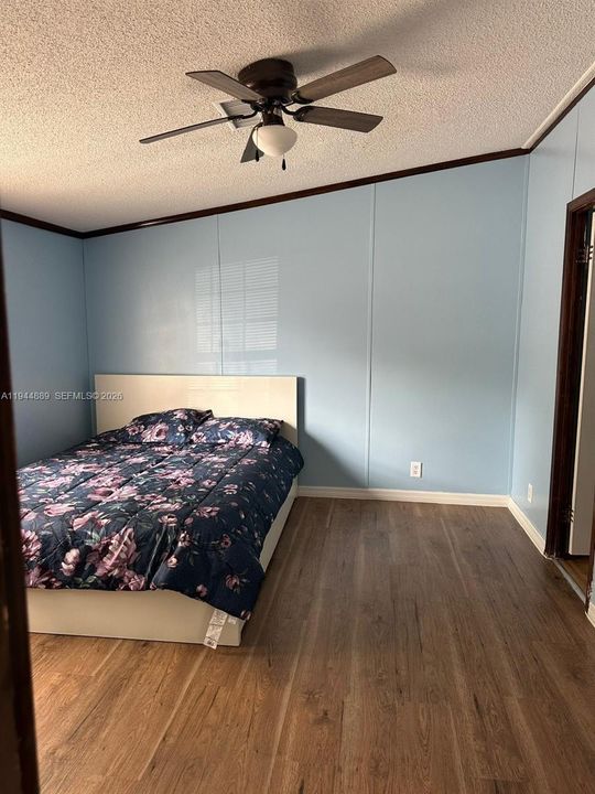 For Sale: $249,000 (3 beds, 2 baths, 1012 Square Feet)