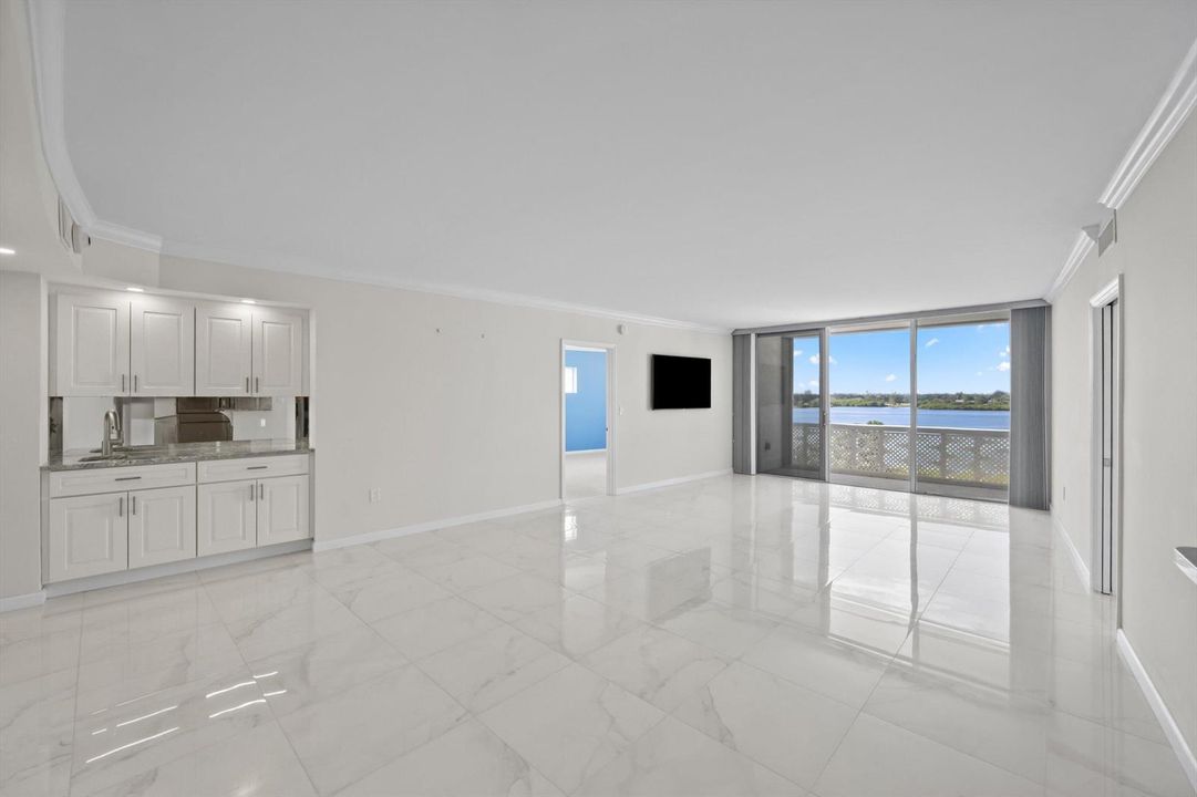 Dining/Wet Bar/Living Room