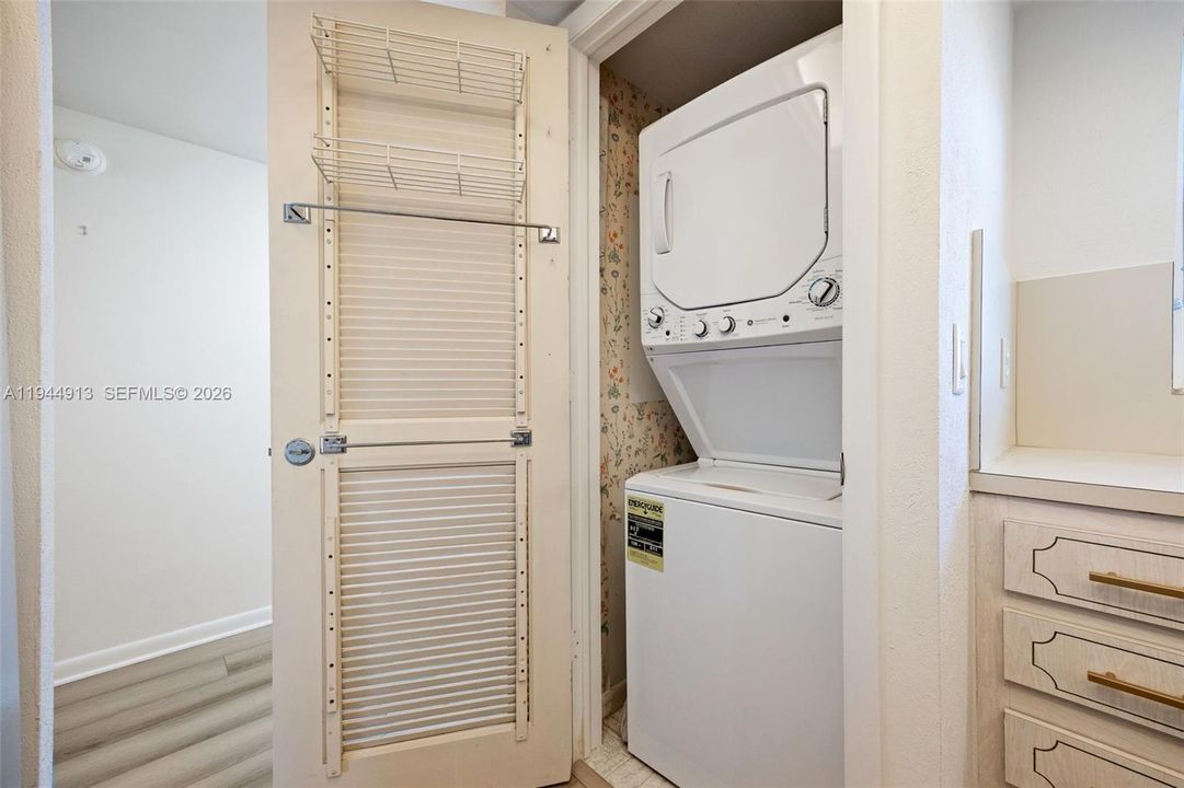 Vendido Recientemente: $189,500 (2 camas, 2 baños, 0 Pies cuadrados)