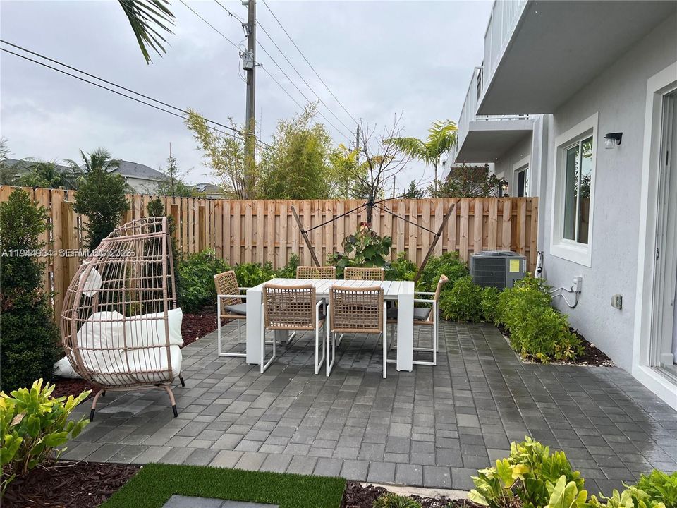 Active With Contract: $3,000 (4 beds, 3 baths, 1804 Square Feet)