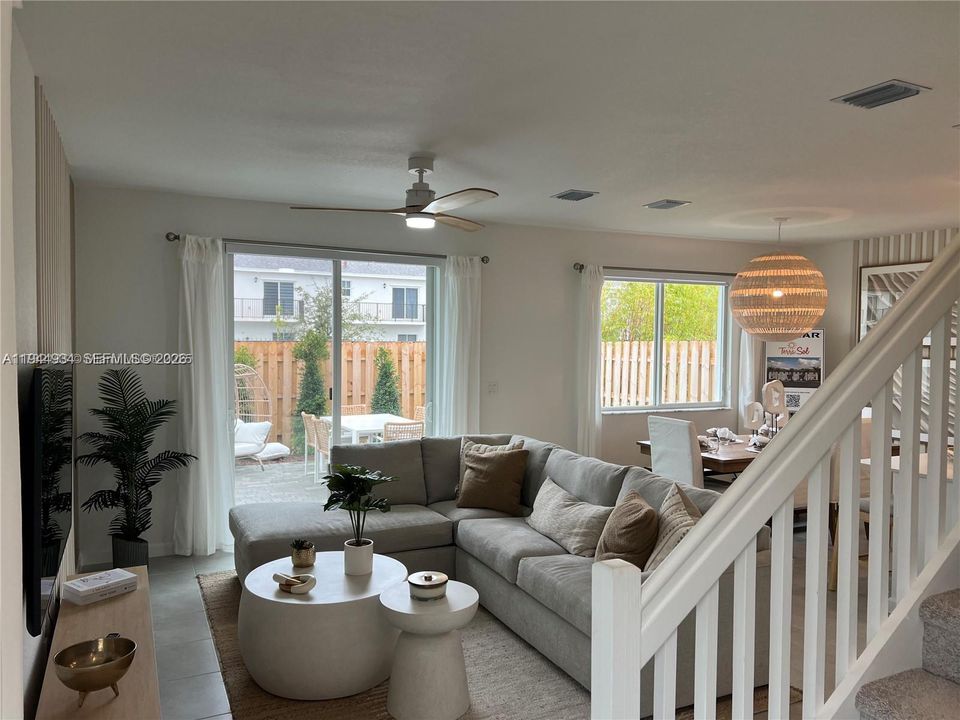 Active With Contract: $3,000 (4 beds, 3 baths, 1804 Square Feet)