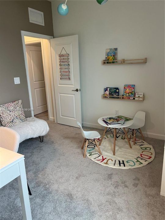 Active With Contract: $3,000 (4 beds, 3 baths, 1804 Square Feet)