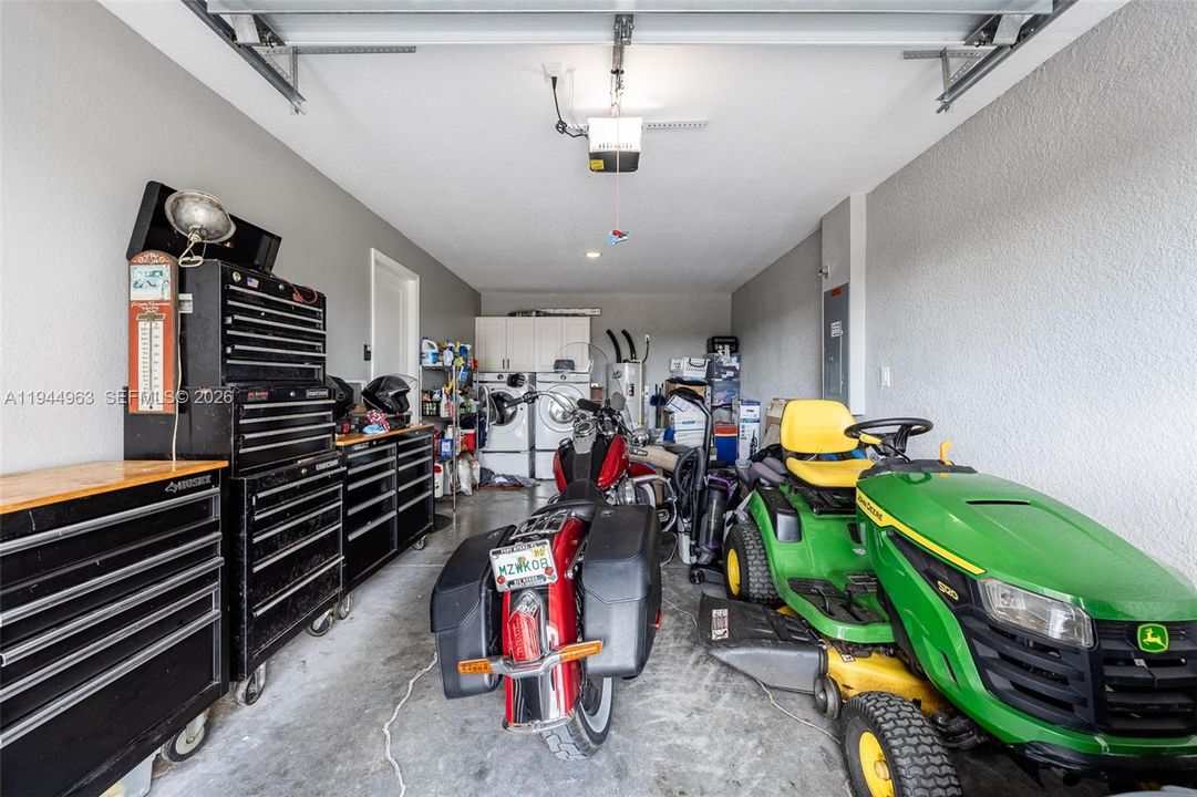 Recently Sold: $254,000 (2 beds, 2 baths, 975 Square Feet)