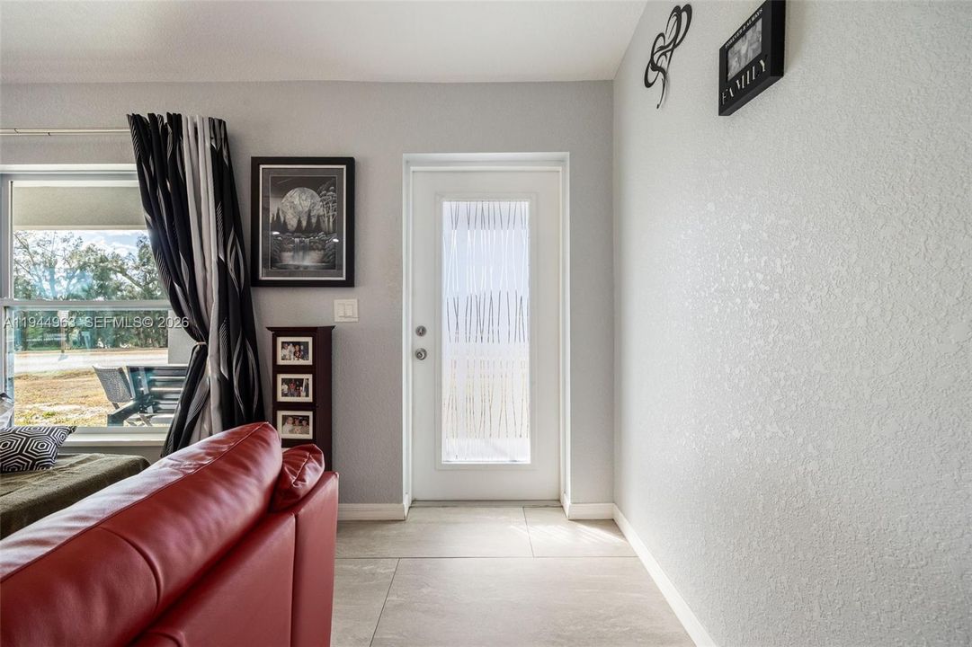 Recently Sold: $254,000 (2 beds, 2 baths, 975 Square Feet)