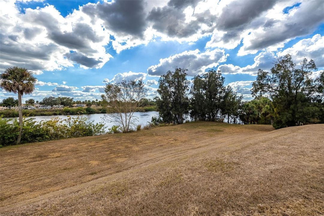 Recently Sold: $254,000 (2 beds, 2 baths, 975 Square Feet)