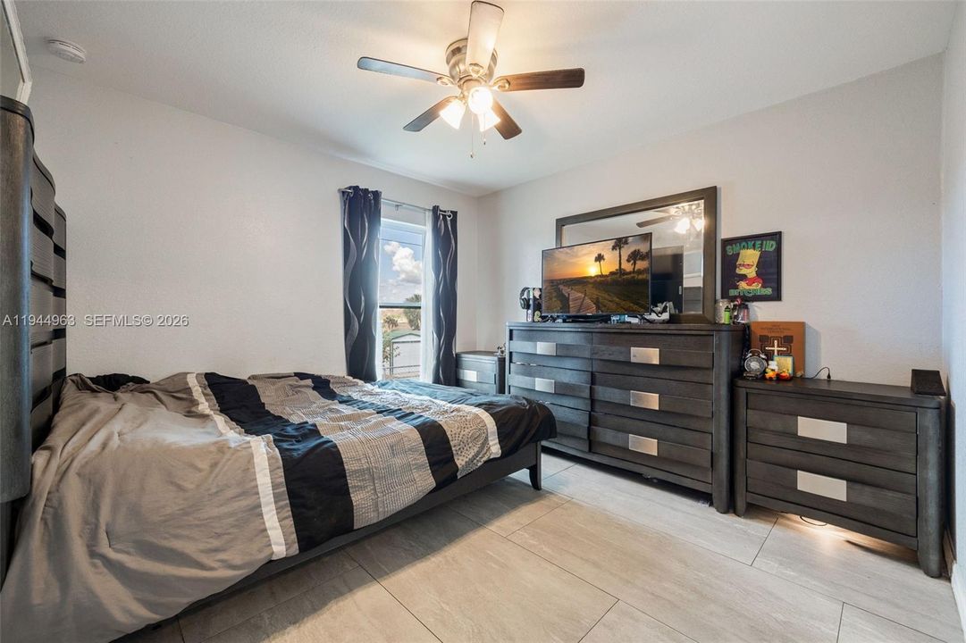 Recently Sold: $254,000 (2 beds, 2 baths, 975 Square Feet)