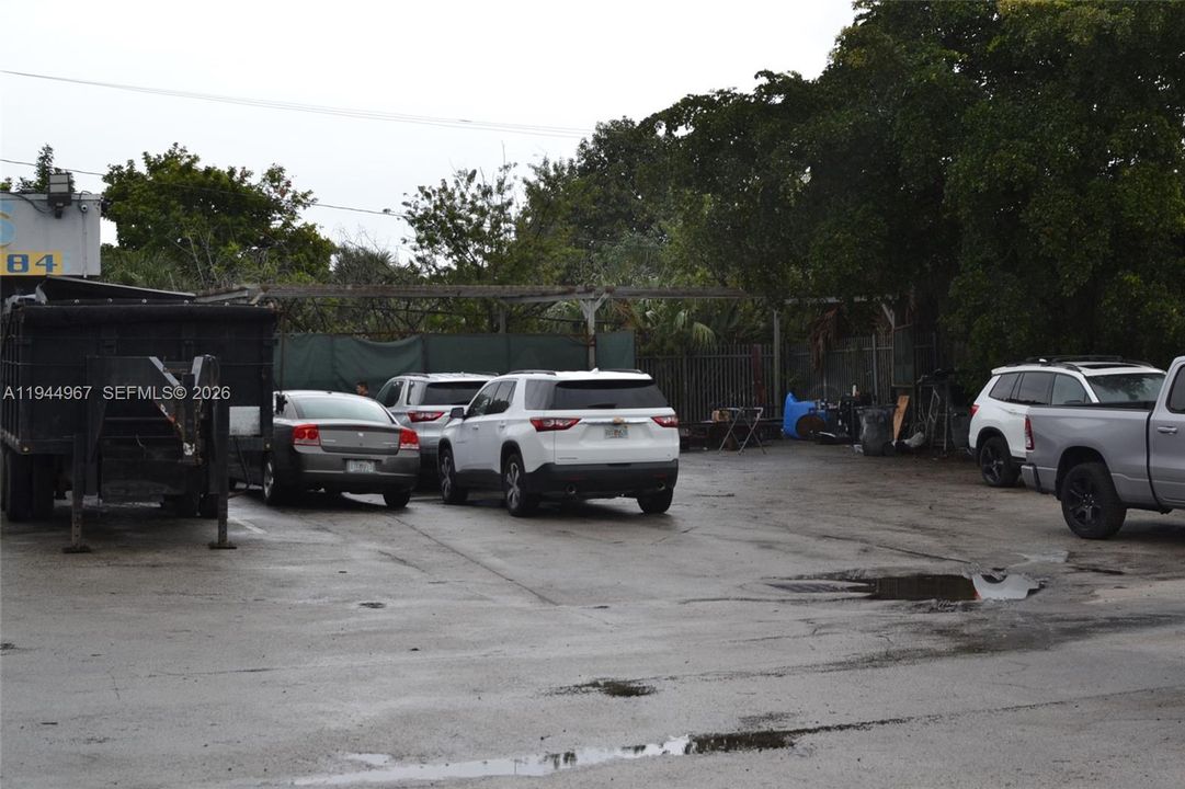 出租: $6,000 (0 贝兹, 0 浴室, 0 平方英尺)