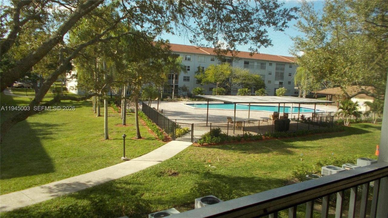 Active With Contract: $1,400 (0 beds, 1 baths, 514 Square Feet)