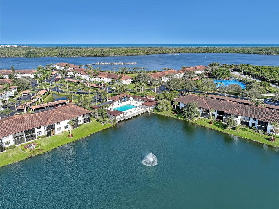 For Sale: $525,000 (2 beds, 2 baths, 1135 Square Feet)