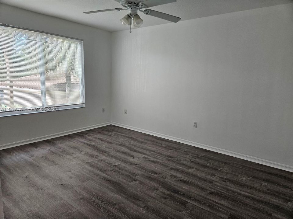 En Venta: $243,000 (2 camas, 2 baños, 1008 Pies cuadrados)