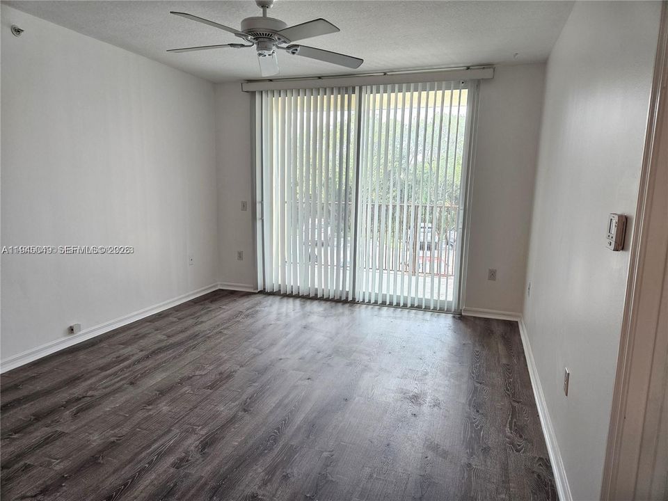En Venta: $243,000 (2 camas, 2 baños, 1008 Pies cuadrados)