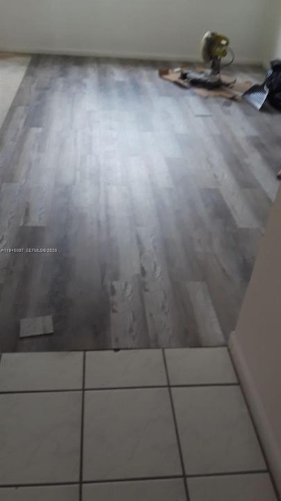 На продажу: $165,000 (1 спален, 1 ванн, 695 Квадратных фут)