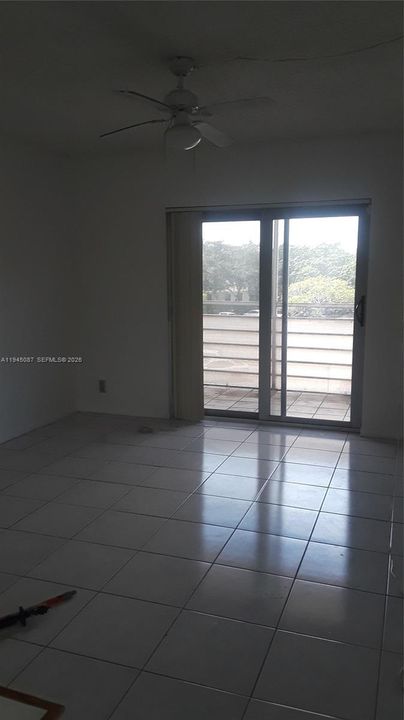 На продажу: $165,000 (1 спален, 1 ванн, 695 Квадратных фут)