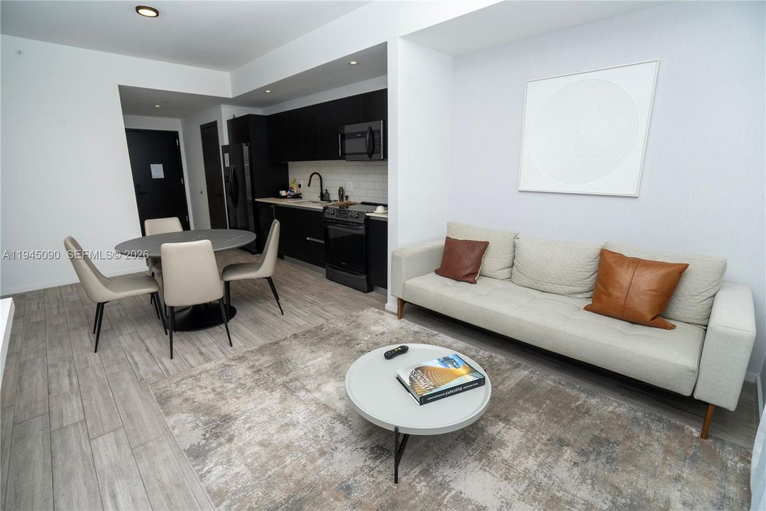 En Venta: $1,299,000 (3 camas, 3 baños, 1040 Pies cuadrados)