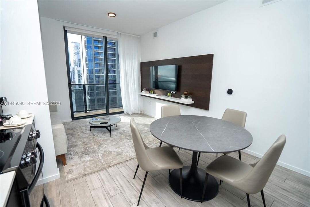 En Venta: $1,299,000 (3 camas, 3 baños, 1040 Pies cuadrados)